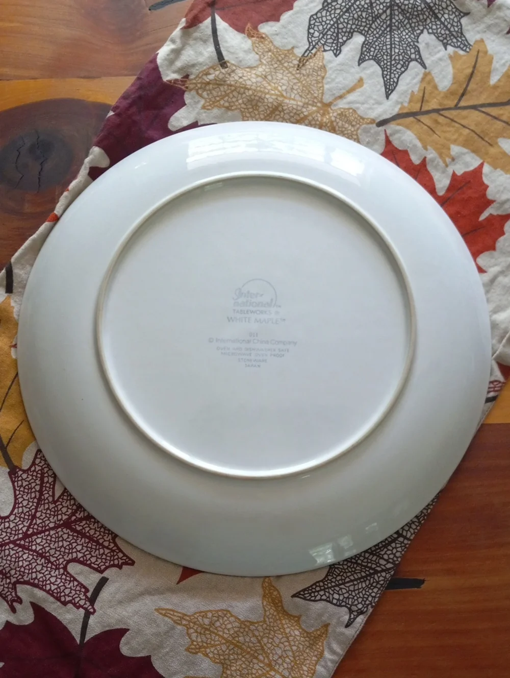 International Tableworks Serving Plate - White Maple Pattern YM001